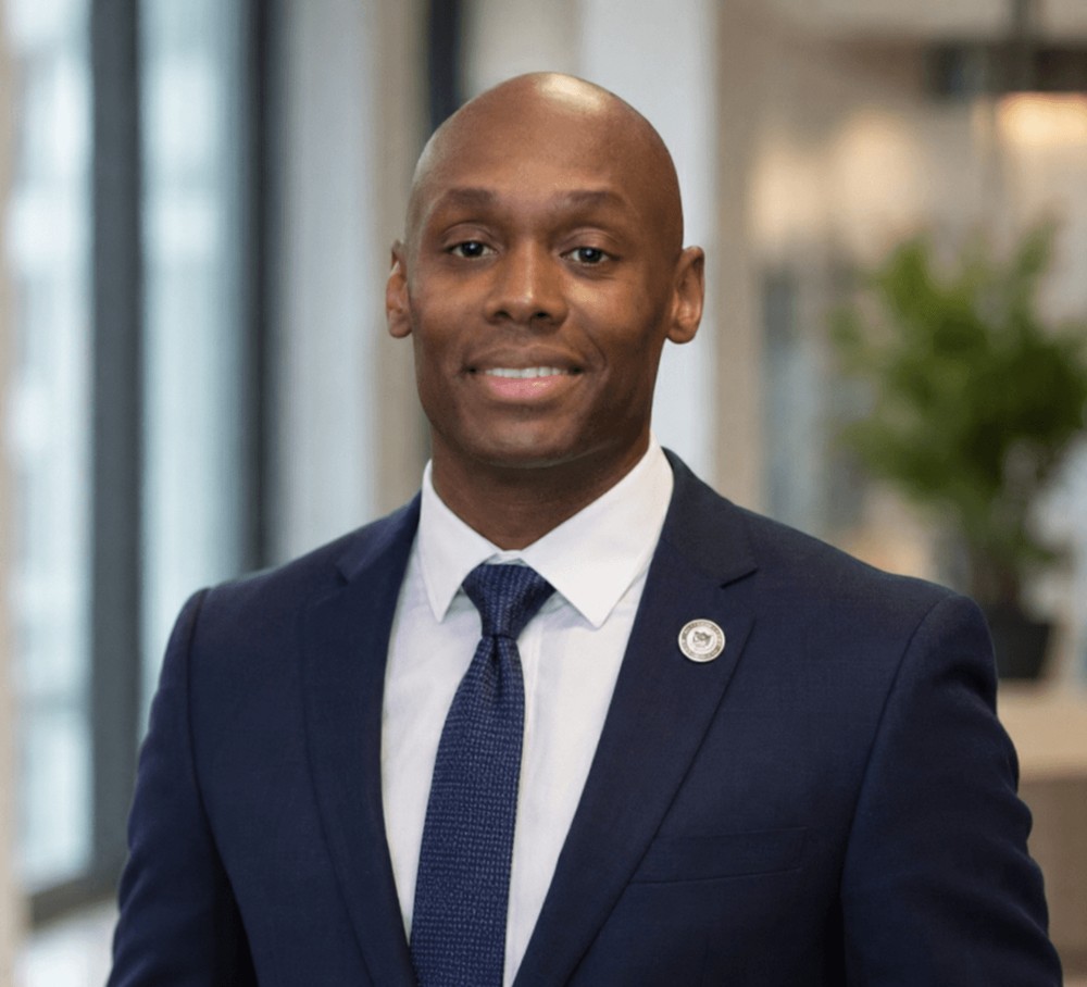 Derrick Creighton Jr., Editorial Reviewer & Fact-Checker
